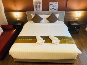 Deluxe Pavilion | Individually decorated, desk, blackout drapes, free WiFi