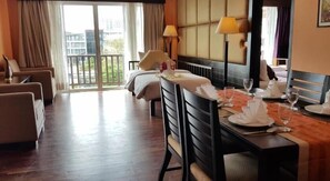미니바, 객실 내 금고, 각각 다르게 가구 비치, 책상