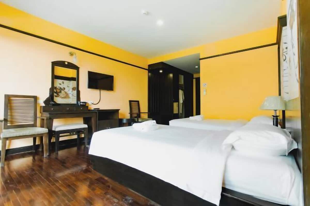 Minibar, in-room safe, individually furnished, desk