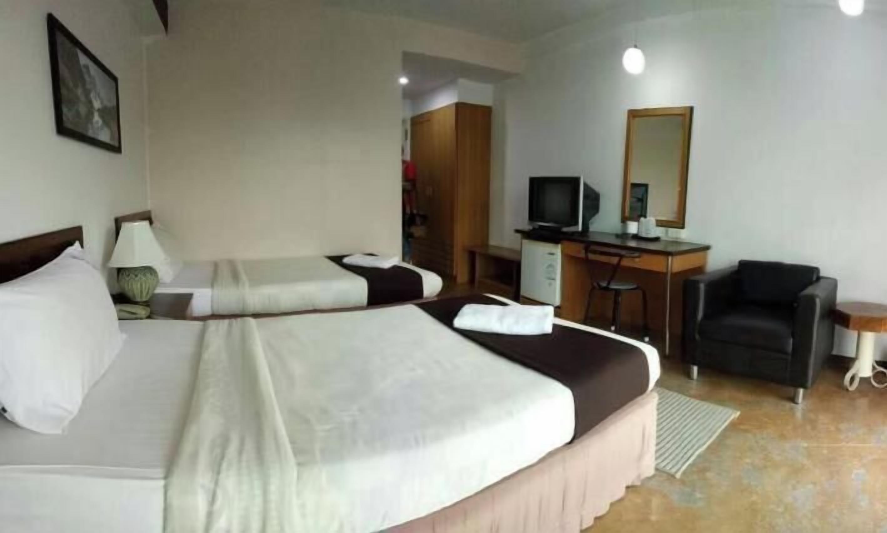 Rollaway beds, free WiFi