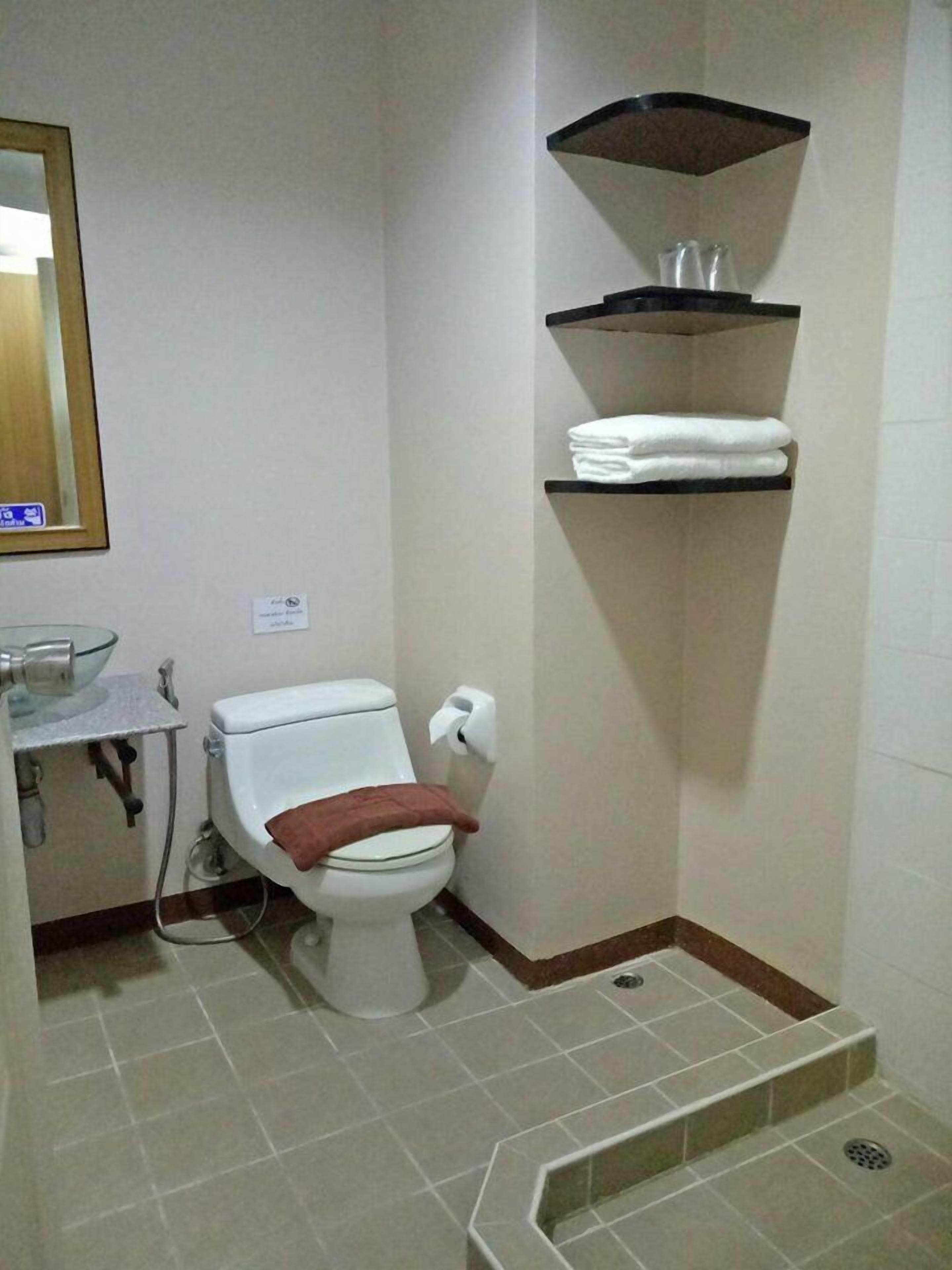 Camera Standard | Bagno | Doccia, set di cortesia gratuito, asciugamani