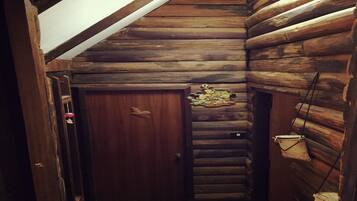 Family House | 3 bedrooms, desk, blackout drapes, free WiFi