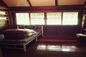 3 bedrooms, desk, blackout curtains, free WiFi - Baan Parimtarn Kanchanaburi (Kanchanaburi)