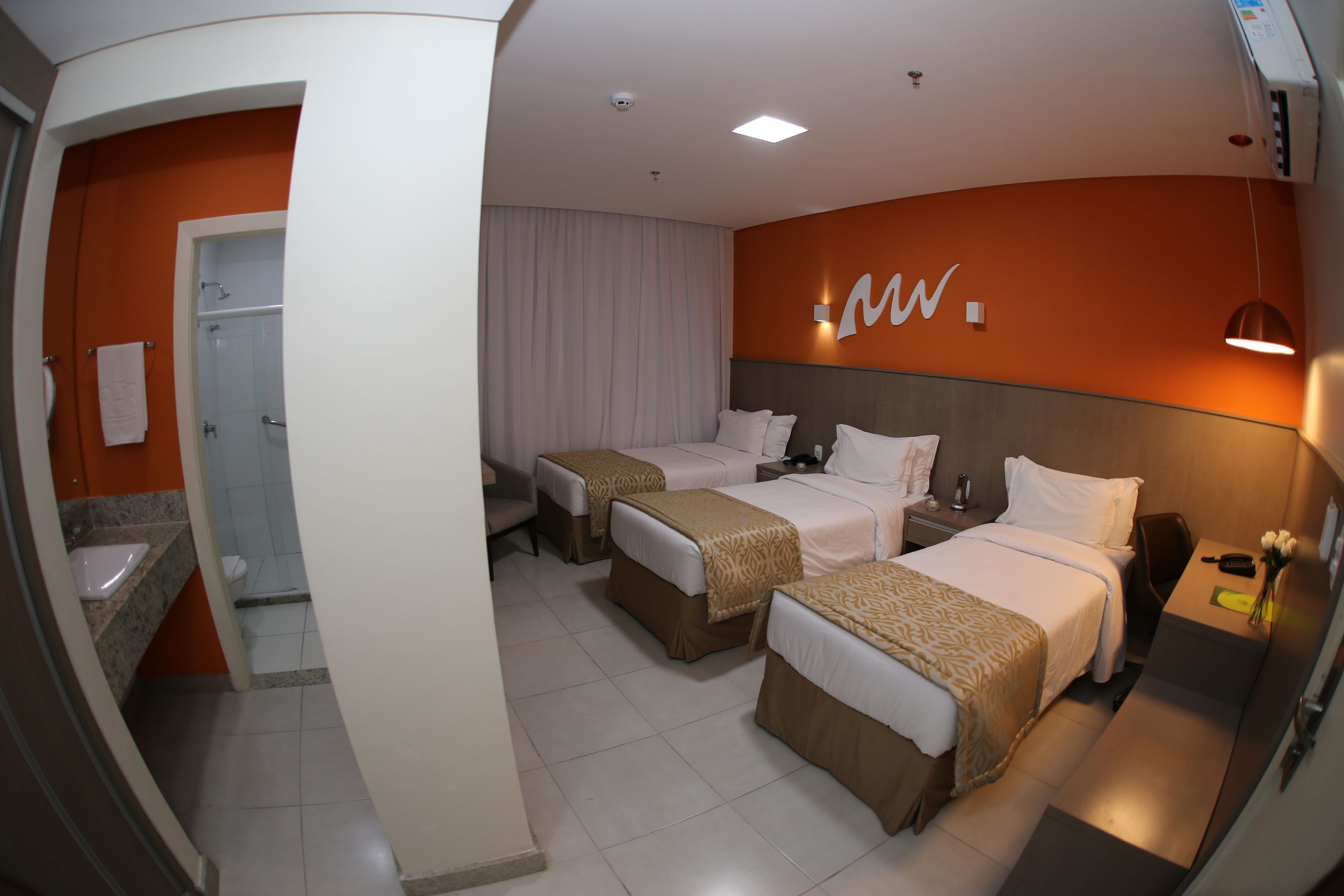 deluxe triple room | 1 bedroom, minibar, in-room safe, desk
