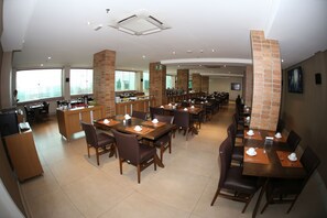 Breakfast, lunch and dinner served - Real Classic Bahia Hotel (Salvador)