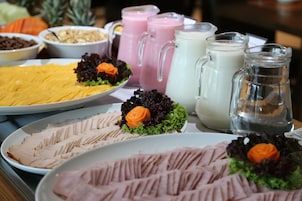 Café da manhã com buffet grátis todos os dias