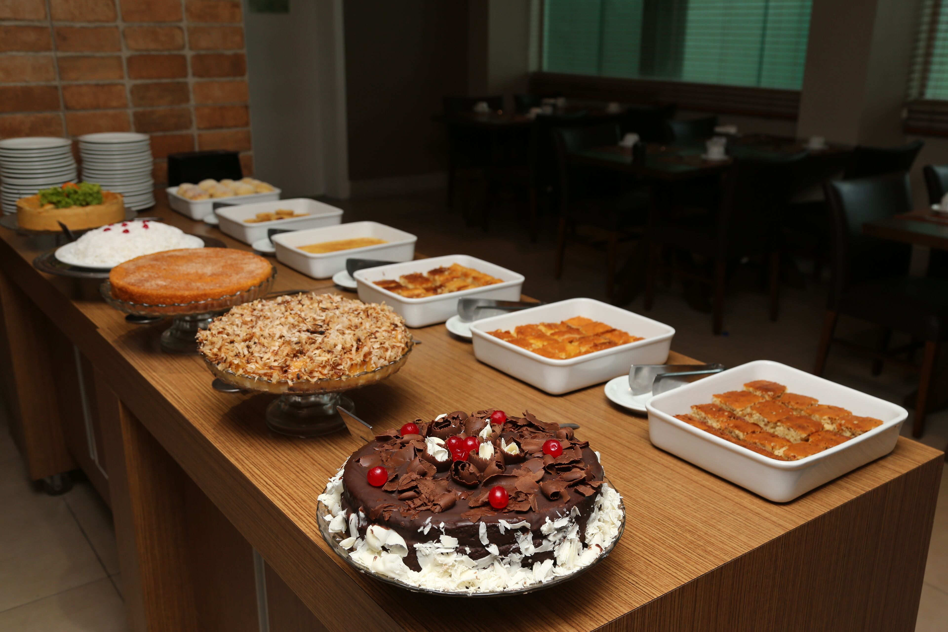 breakfast, lunch and dinner served