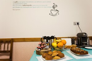 Free daily buffet breakfast