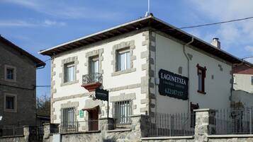 Fachada del alojamiento