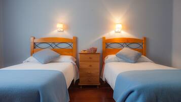 Standard Twin Room | Blackout curtains, free WiFi, bed sheets