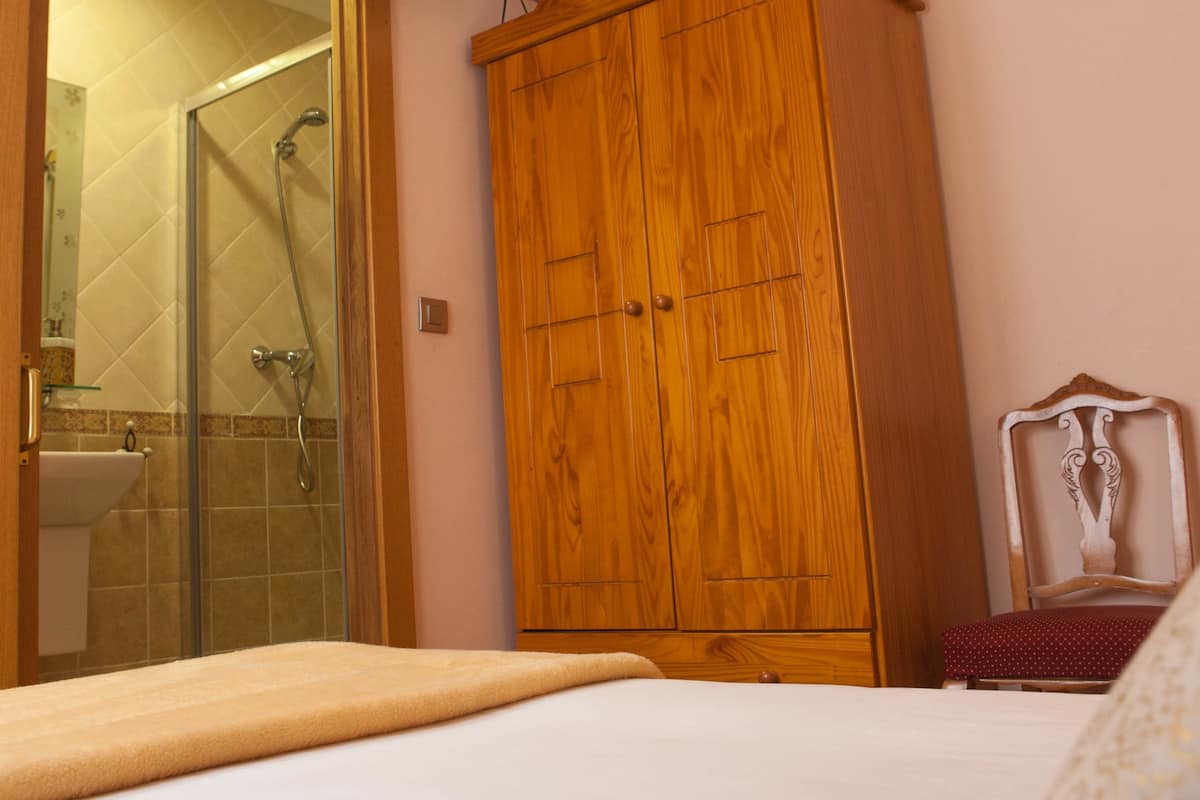 Classic Single Room | Blackout curtains, free WiFi, bed sheets