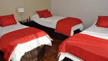 Triple Room | Hypo-allergenic bedding, down comforters, individually decorated