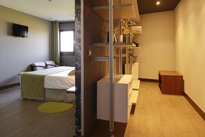Superior Double Room, Bathtub, Mountain View | Minibar, in-room safe, desk, blackout drapes - Hotel Rural Gaintza (Getaria)