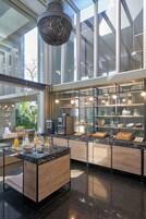 Desayuno buffet todos los días (con cargo)