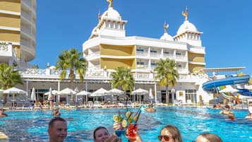 Piscine couverte, piscine extérieure, cabanons gratuits