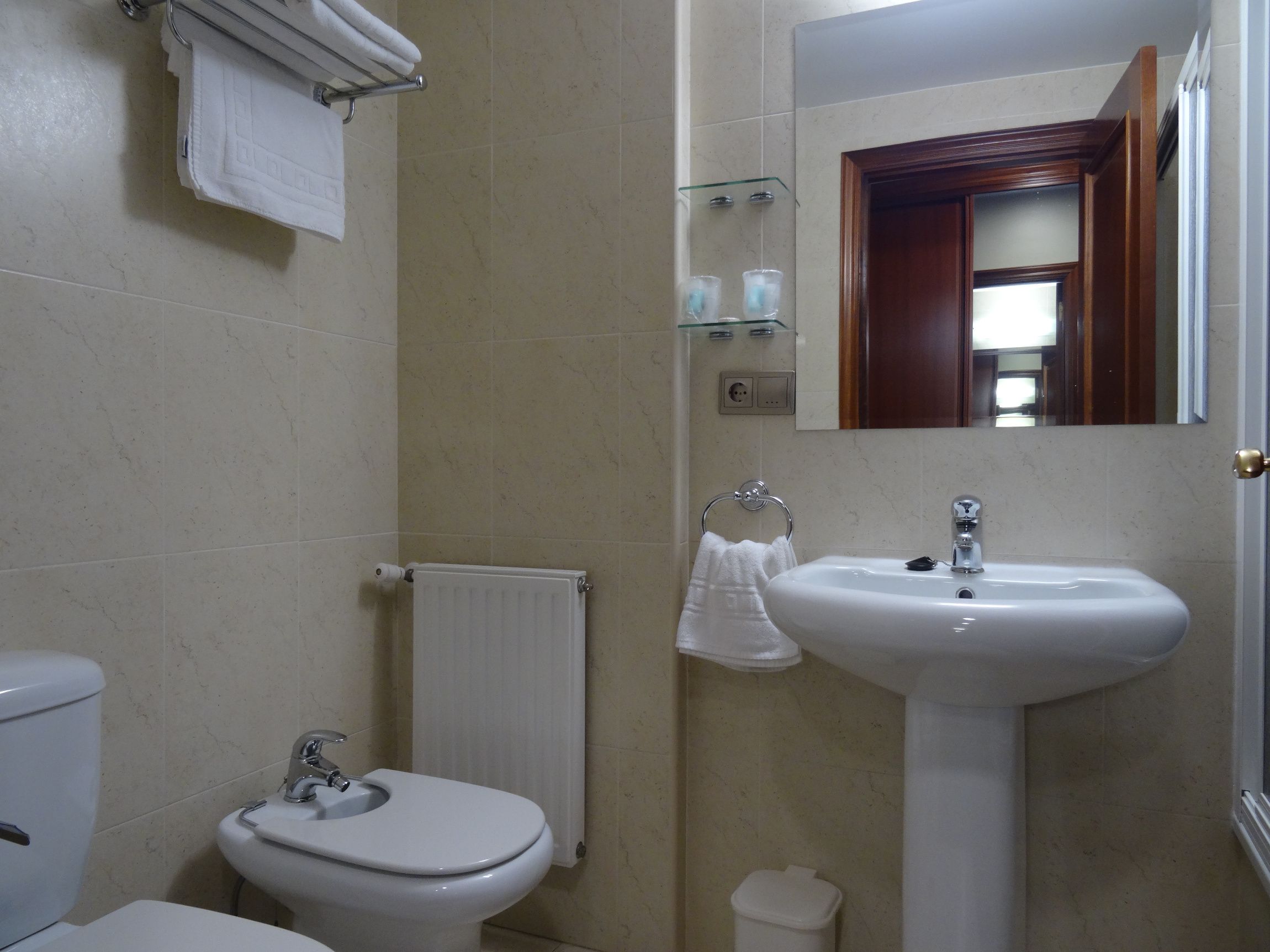 free toiletries, bidet, towels