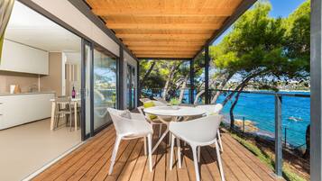 Premium Mobile Home, 2 Bedrooms, Terrace, Sea View | Terraza o patio