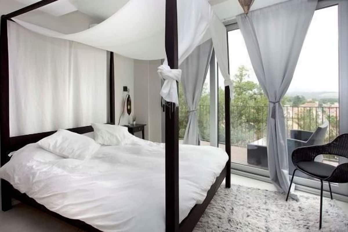 Premium bedding, down duvets, individually decorated
