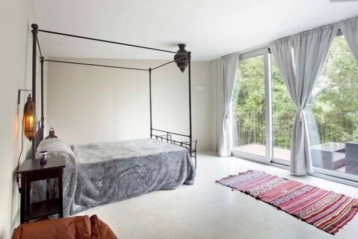 Ropa de cama de alta calidad, edredones de plumas, cortinas opacas