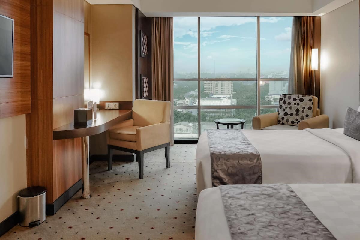 In-room safe, individually furnished, desk, laptop workspace