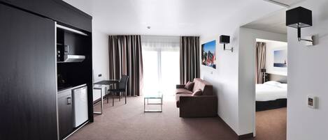 Skrivebord, skrivebord for bærbar PC og lydisolert