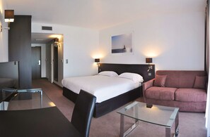 Studio Supérieur, 1 lit double | Bureau, espace de travail pour ordinateur portable