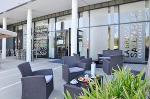 Bar (on property) - Golden Tulip Pornic Suites (Pornic)