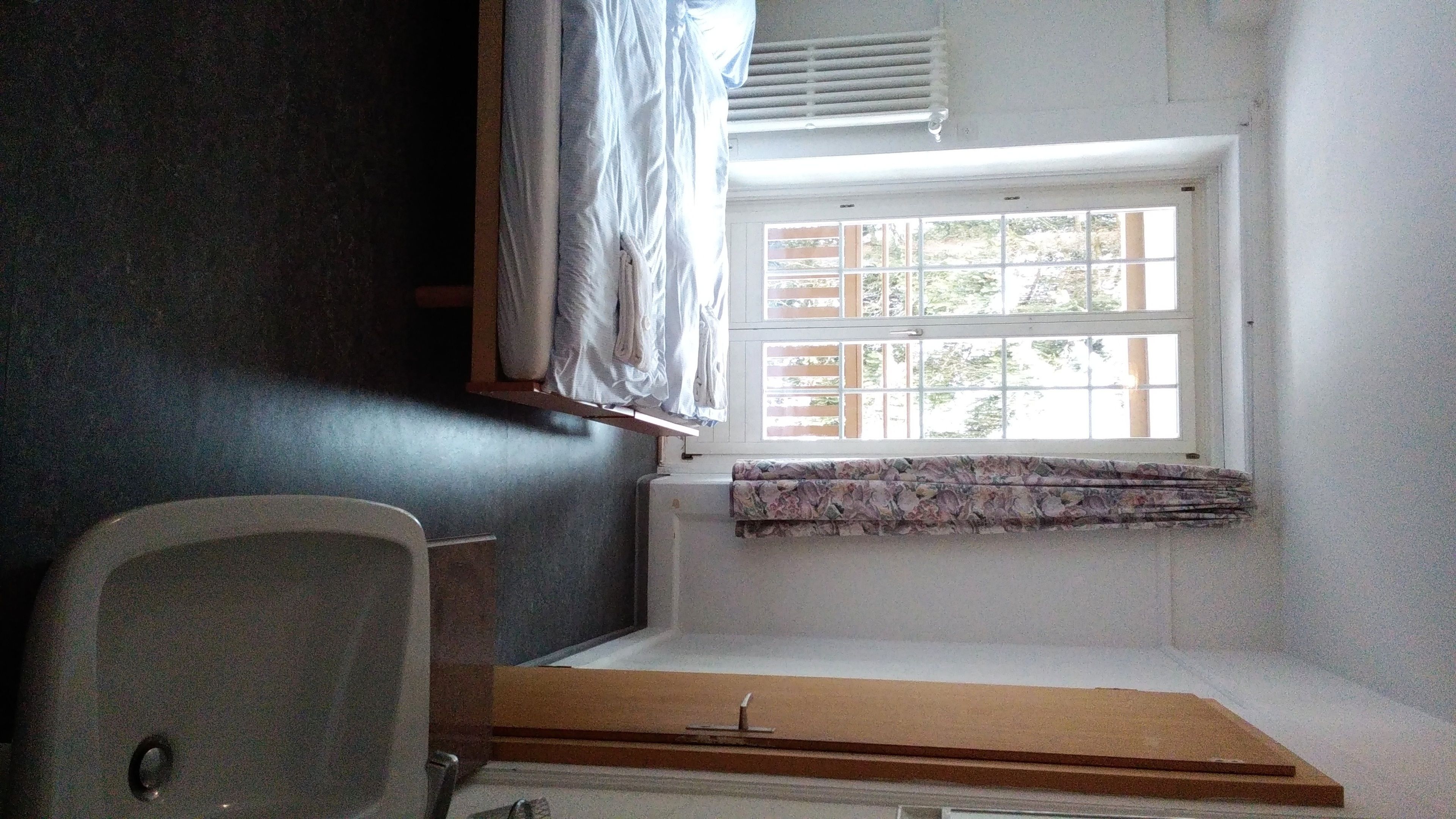 Premium bedding, cribs (surcharge), WiFi (free)
