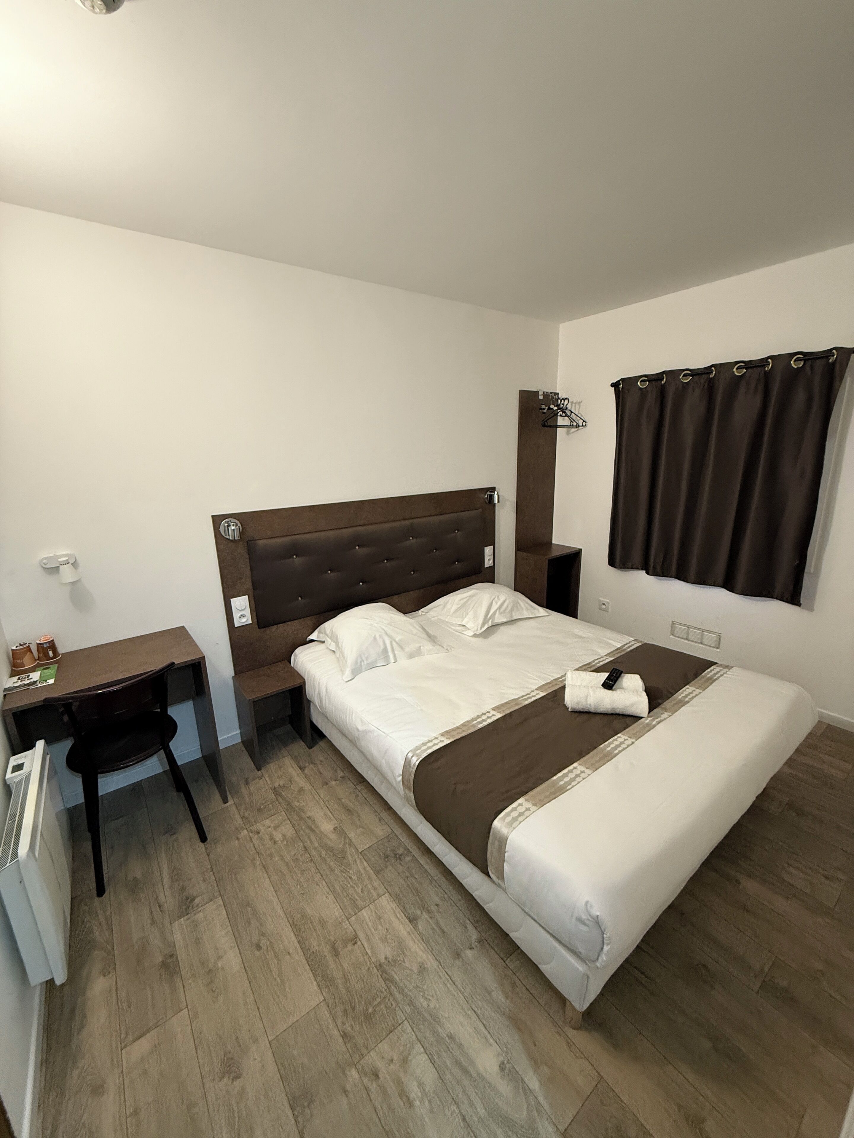 Bureau, chambres insonorisées, Wi-Fi gratuit