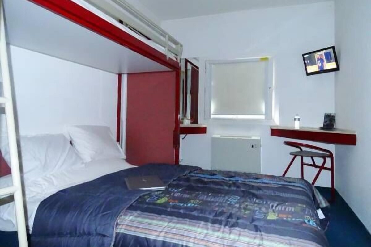 Bureau, chambres insonorisées, Wi-Fi gratuit