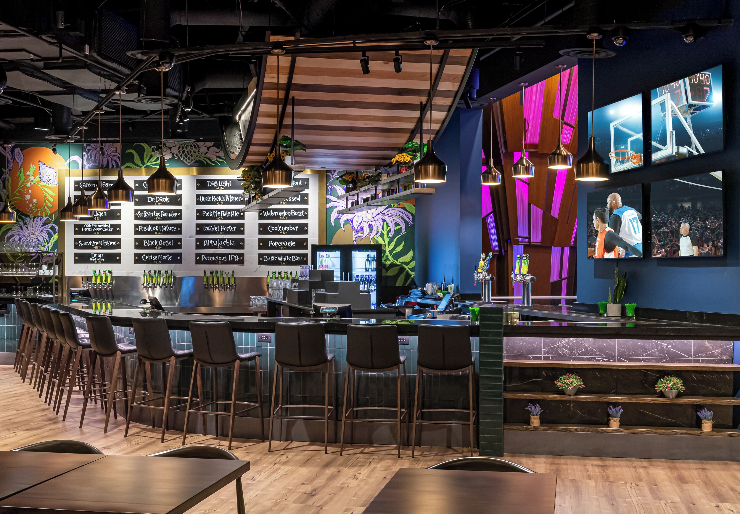 10 restaurants; ze serveren er ontbijt, lunch, diner en brunch 