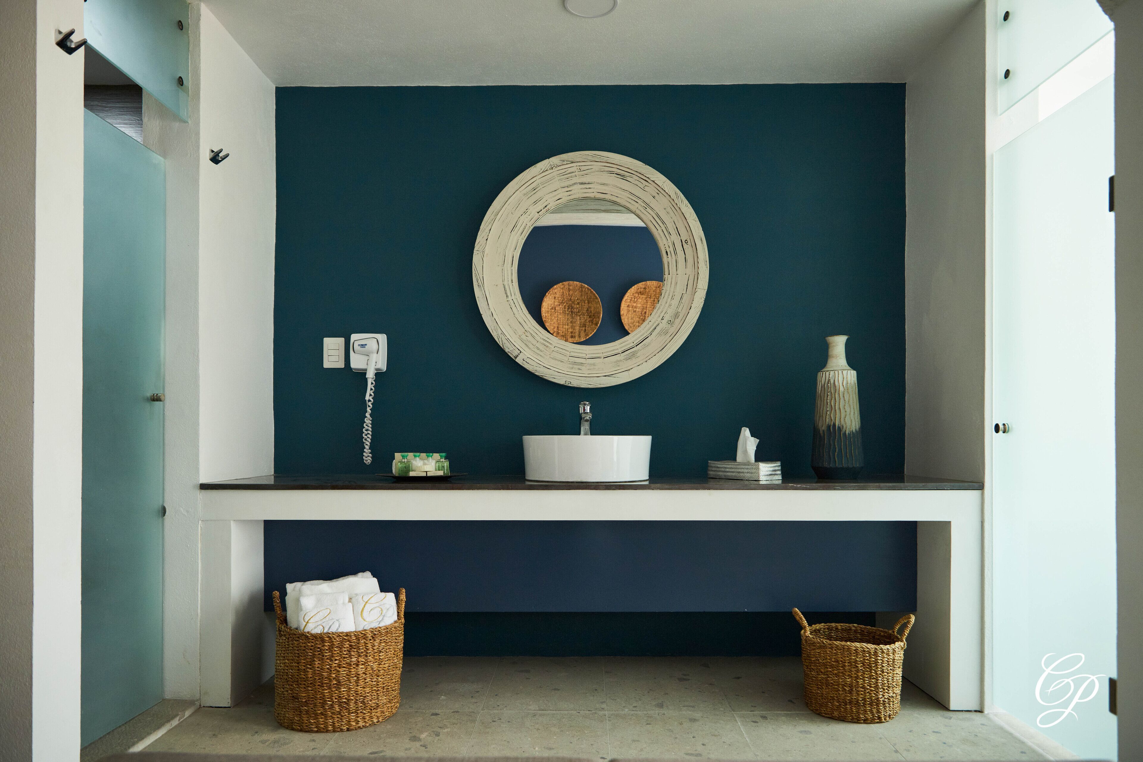 habitación superior - plata 720 | bathroom | free toiletries, hair dryer, bathrobes, slippers