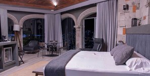 Presidencial Suite with bathtub - Catedral | Egyptian cotton sheets, premium bedding, Select Comfort beds, minibar - Hotel Boutique de Cantera y Plata (Taxco)