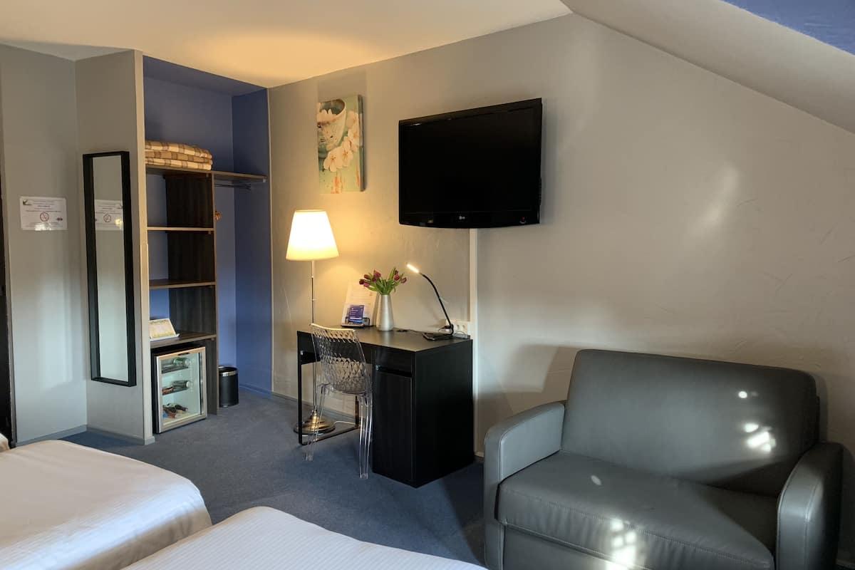 minibar, in-room safe, desk, soundproofing