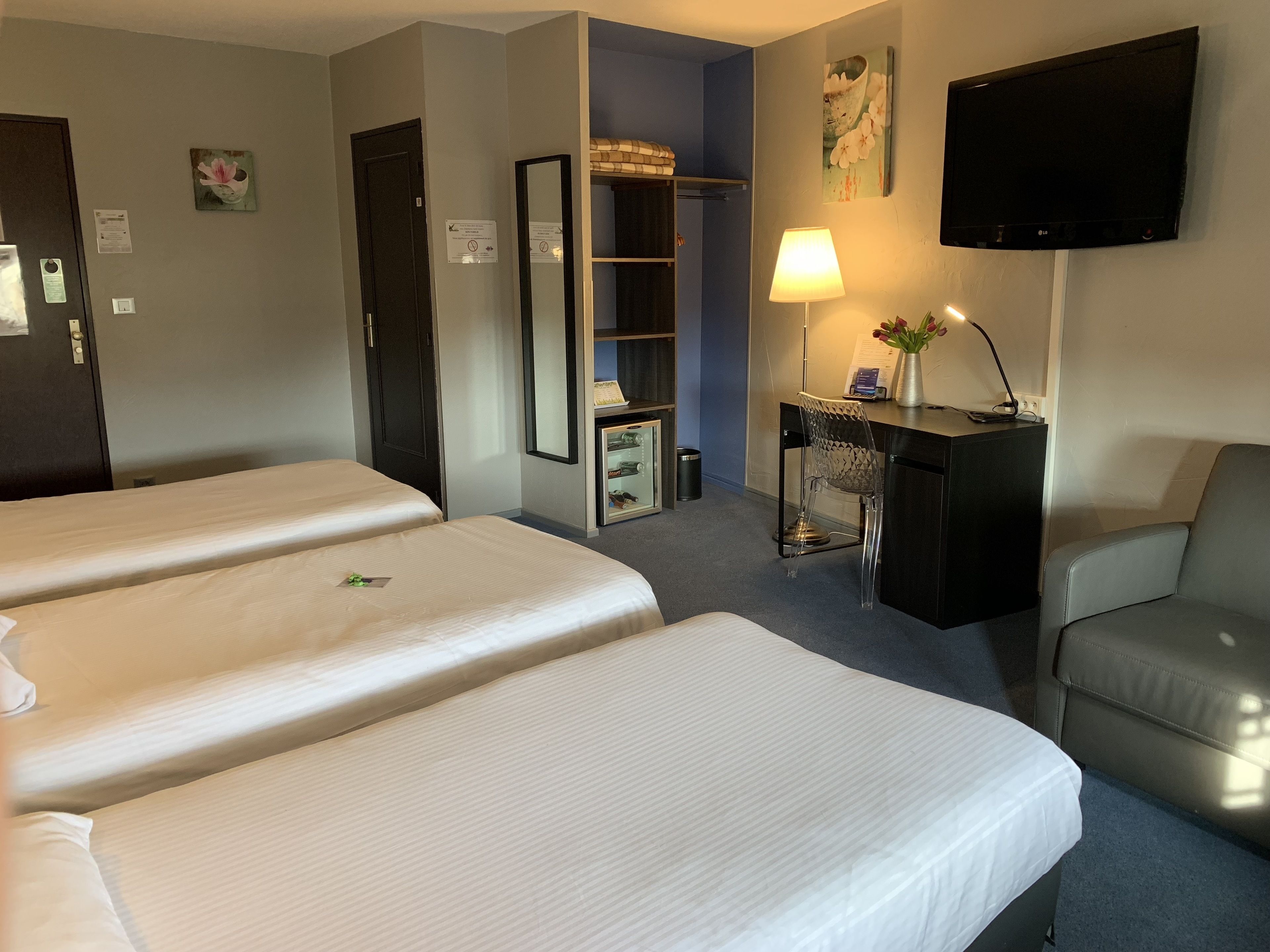 minibar, in-room safe, desk, soundproofing