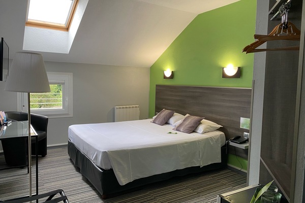 Minibar, Zimmersafe, Schreibtisch, schallisolierte Zimmer