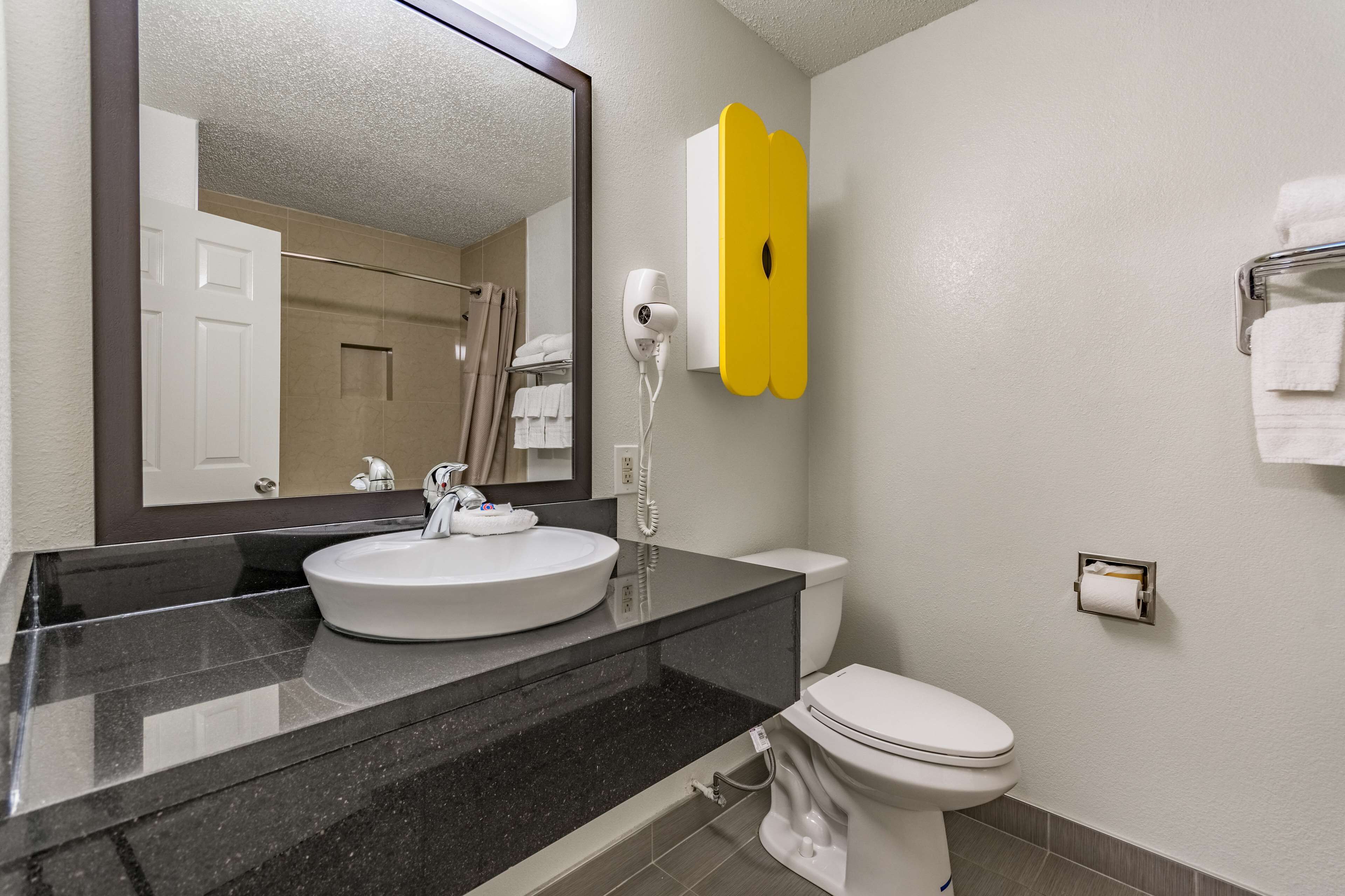 combined shower/bathtub, free toiletries, hair dryer, towels