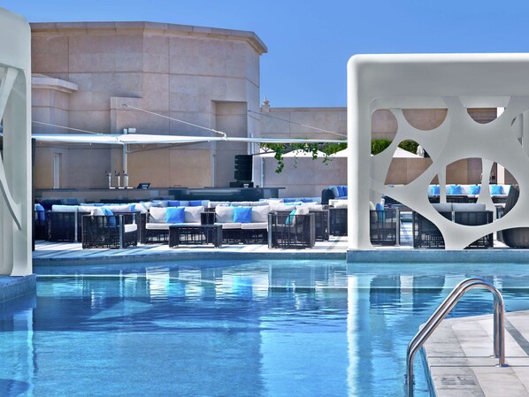 Exterior - V Hotel Dubai, Curio Collection by Hilton (Dubai)