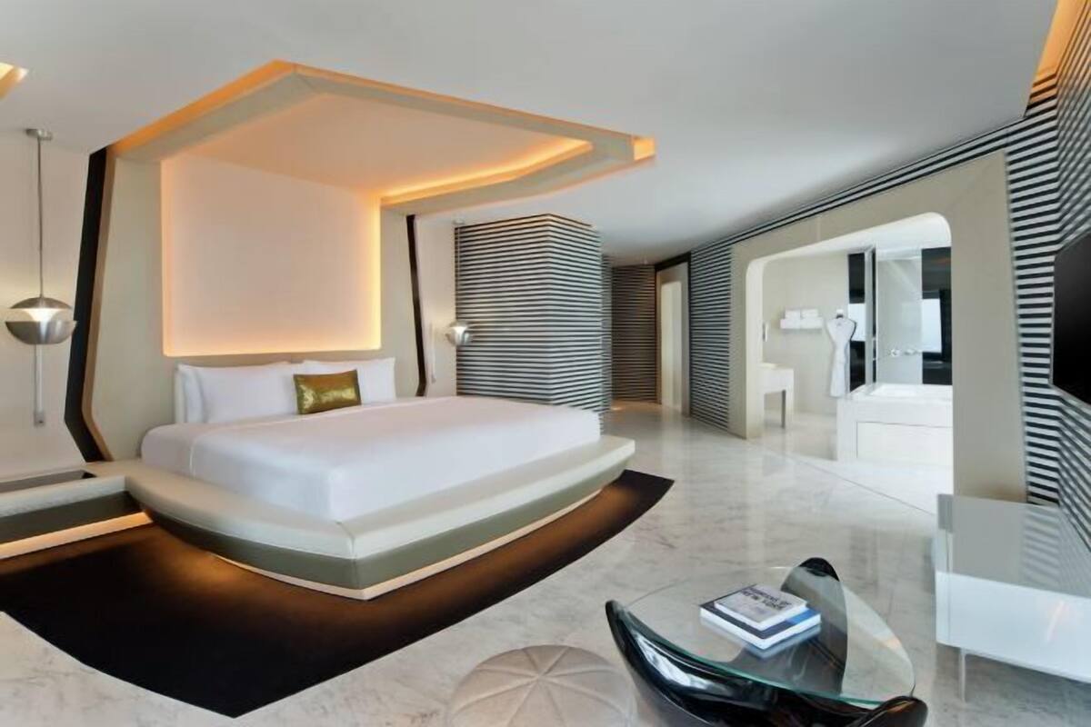 Hochwertige Bettwaren, Minibar, Zimmersafe, Schreibtisch