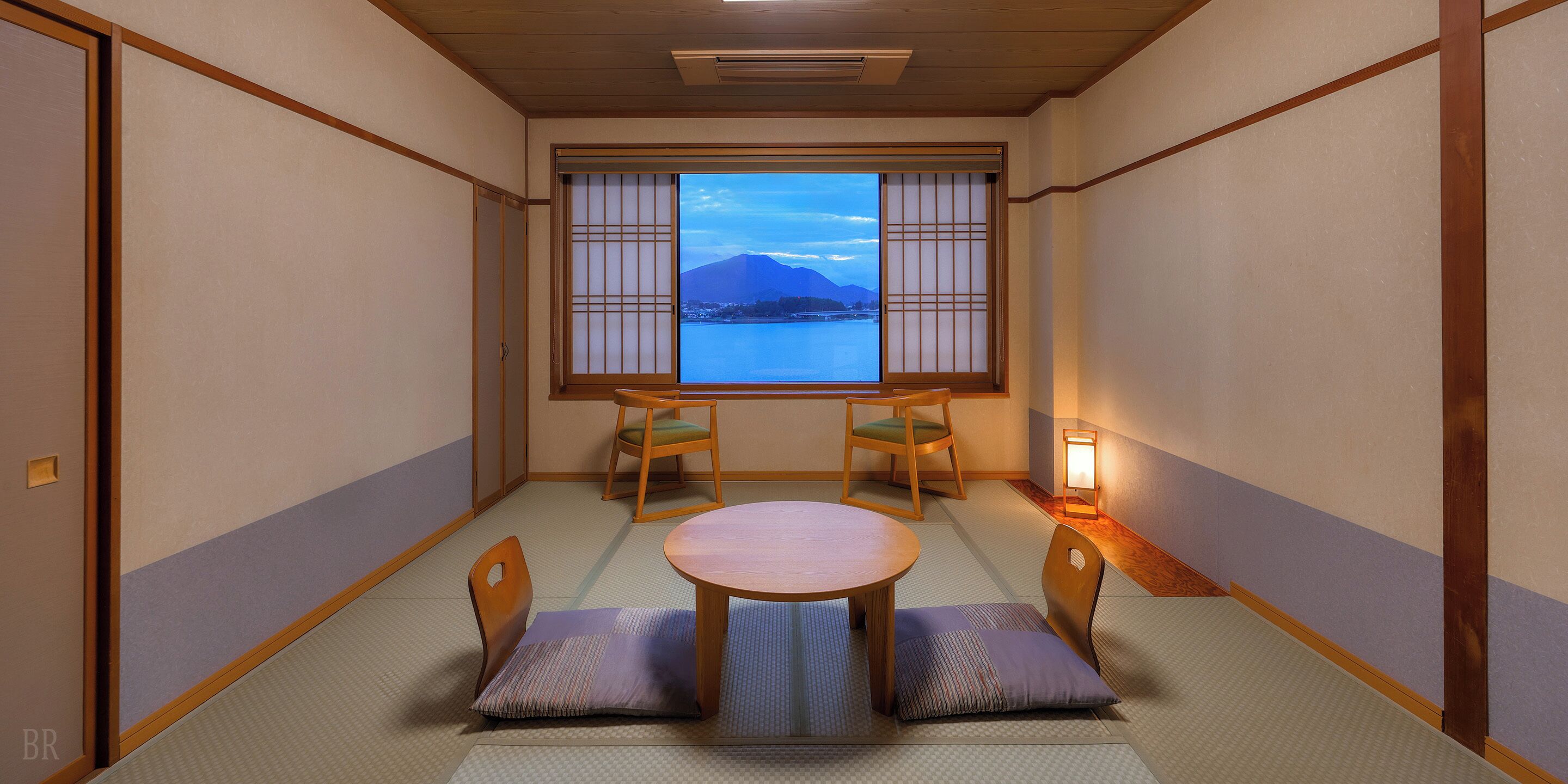 Habitación de estilo japonés, vistas al lago | Caja fuerte, wifi gratis, ropa de cama