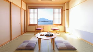 傳統客房, 湖景 | 客房內保險箱、免費無線上網、床單