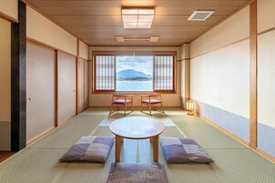 Traditional Room, Lake View | In-room safe, free WiFi, bed sheets