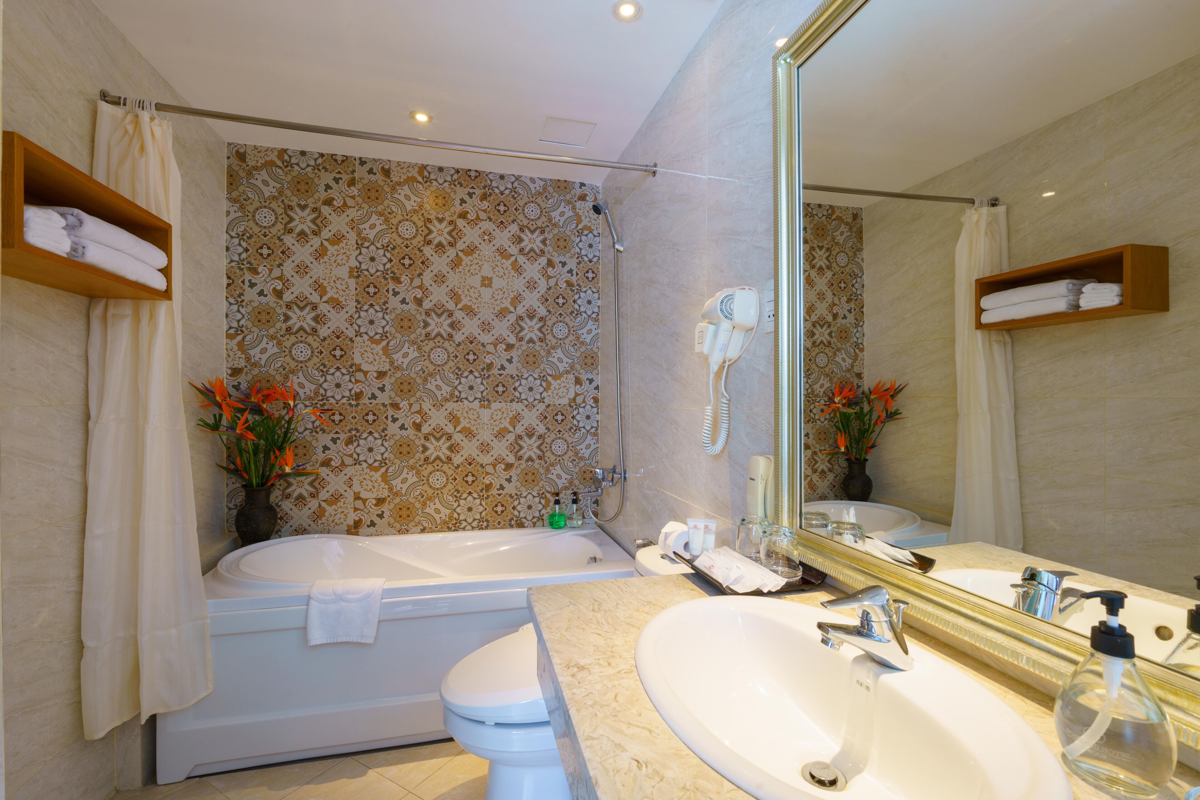 Photo - Roseland Corp Hotel