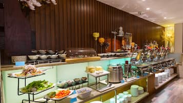 Daily buffet breakfast (VND 230000 per person)