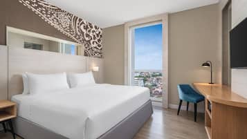 Kamar Klasik, 1 Tempat Tidur Double | Brankas, meja kerja, tirai kedap cahaya, dan kedap suara