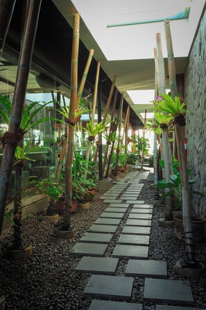 Aamiainen, lounas ja illallinen; kansainvälinen keittiö