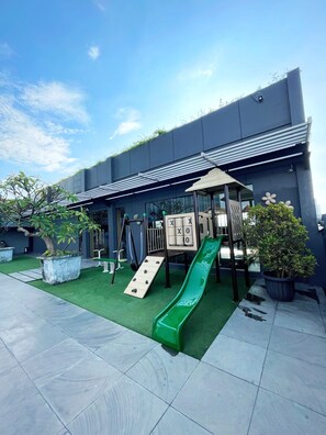 Außen-Kinderspielplatz