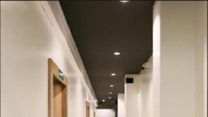 Mixed Dormitory | Bathroom | Shower, free toiletries, hair dryer, slippers - Wayfarer's Rest - Chinatown - Hostel (Yangon)
