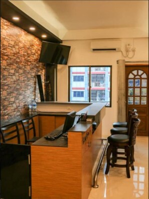 Lobby sitting area - Wayfarer's Rest - Chinatown - Hostel (Yangon)