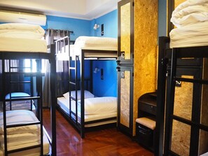 In-room safe, free WiFi - Eden Walking Street Hostel (Chiang Mai)